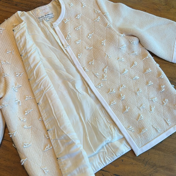 Vintage Sibley’s 100% wool made in Hong Kong short sleeve beaded sweater - Picture 8 of 8